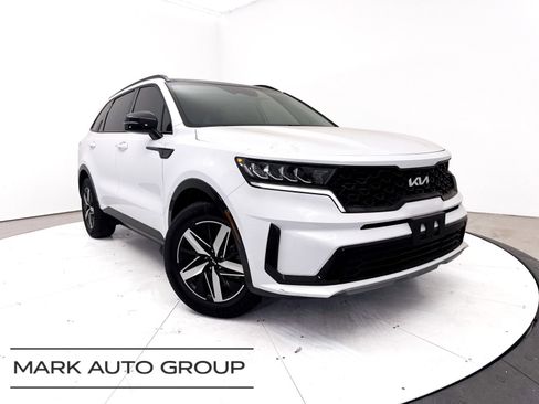 Used 2023 Kia Sorento S w/ Panoramic Sunroof Package FWD image 2