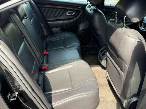 Used 2018 Ford Taurus Limited AWD/4WD image 15