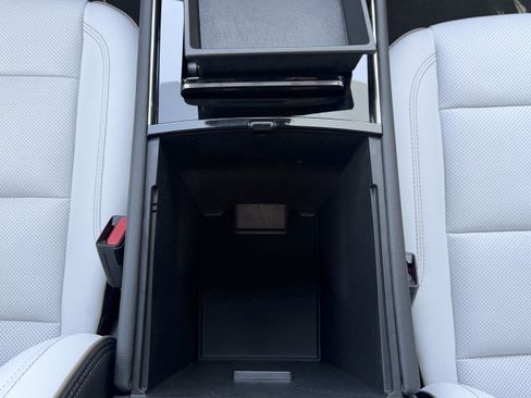 Used 2025 Chevrolet Traverse High Country image 25