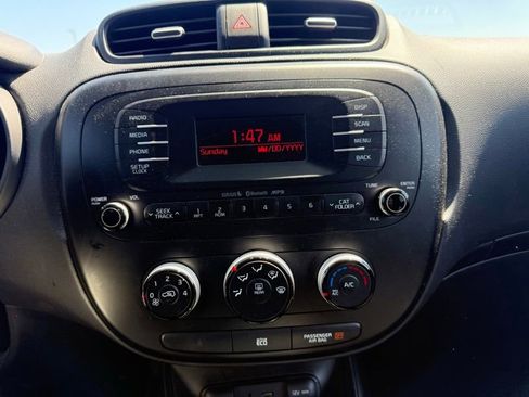 Used 2015 Kia Soul FWD image 13
