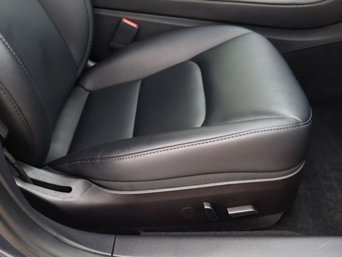 Used 2023 Tesla Model 3 Standard Range image 17