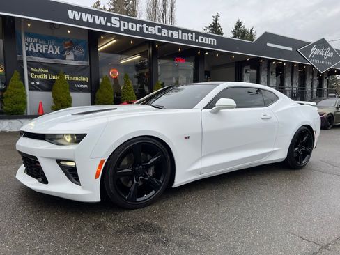 Used 2018 Chevrolet Camaro SS image 2