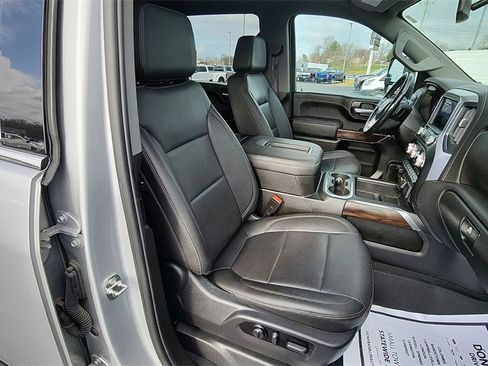 Used 2022 GMC Sierra 3500 SLT w/ SLT Convenience Package image 29