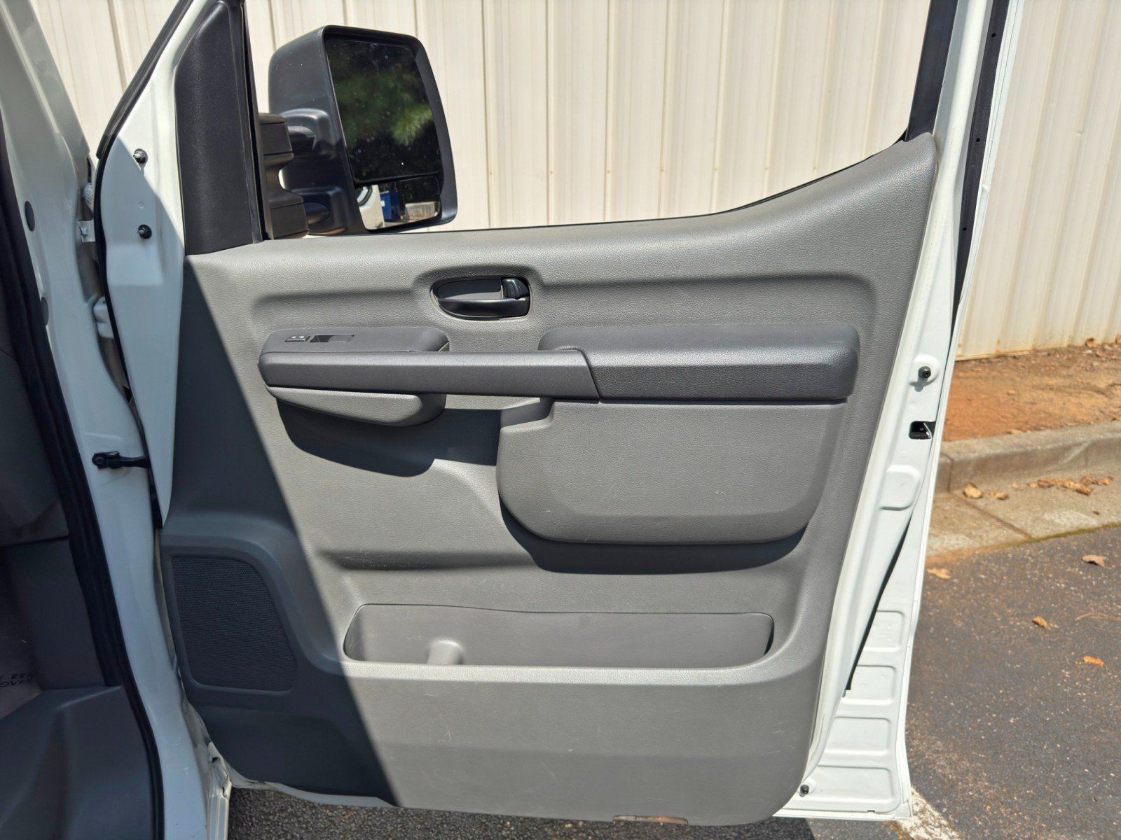 Used 2018 Nissan NV 3500 SL RWD image 36