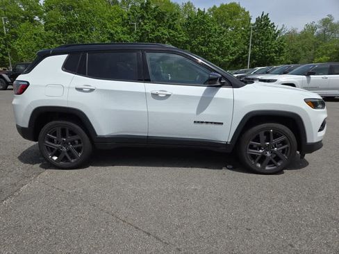 Used 2026 Jeep Compass Limited AWD/4WD image 3