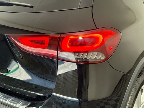 Used 2022 Mercedes-Benz GLA 250 w/ Premium Package Lite image 34