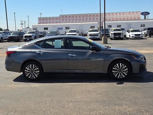 Used 2025 Nissan Altima 2.5 SV AWD/4WD image 5