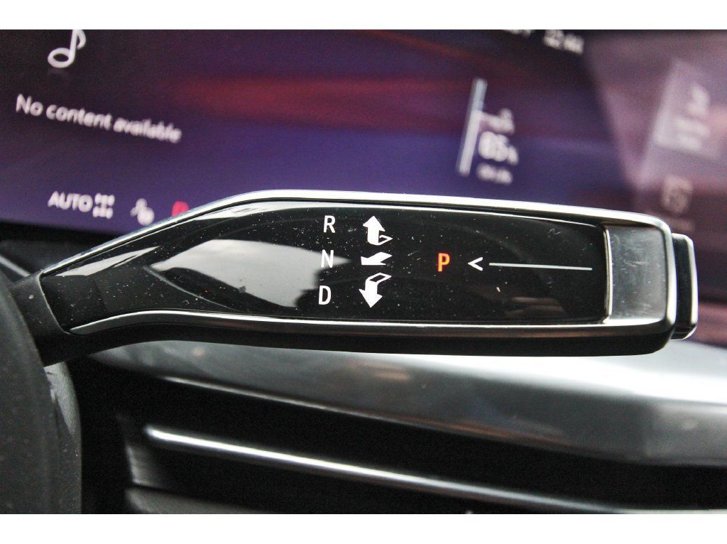 Used 2025 Cadillac Escalade ESV Sport AWD/4WD image 19