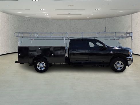 Used 2024 RAM 3500 Tradesman w/ Chrome Appearance Group image 2