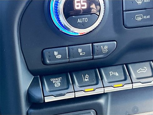 Used 2021 GMC Sierra 3500 Denali w/ Denali Black Diamond Edition image 22