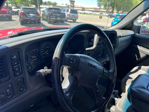Used 2004 GMC Sierra 2500 SLE w/ Heavy-Duty Power Package AWD/4WD image 9