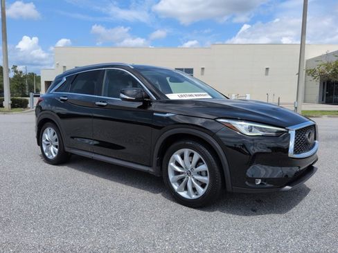 Used 2019 INFINITI QX50 Essential w/ Premium Heat Package FWD image 3