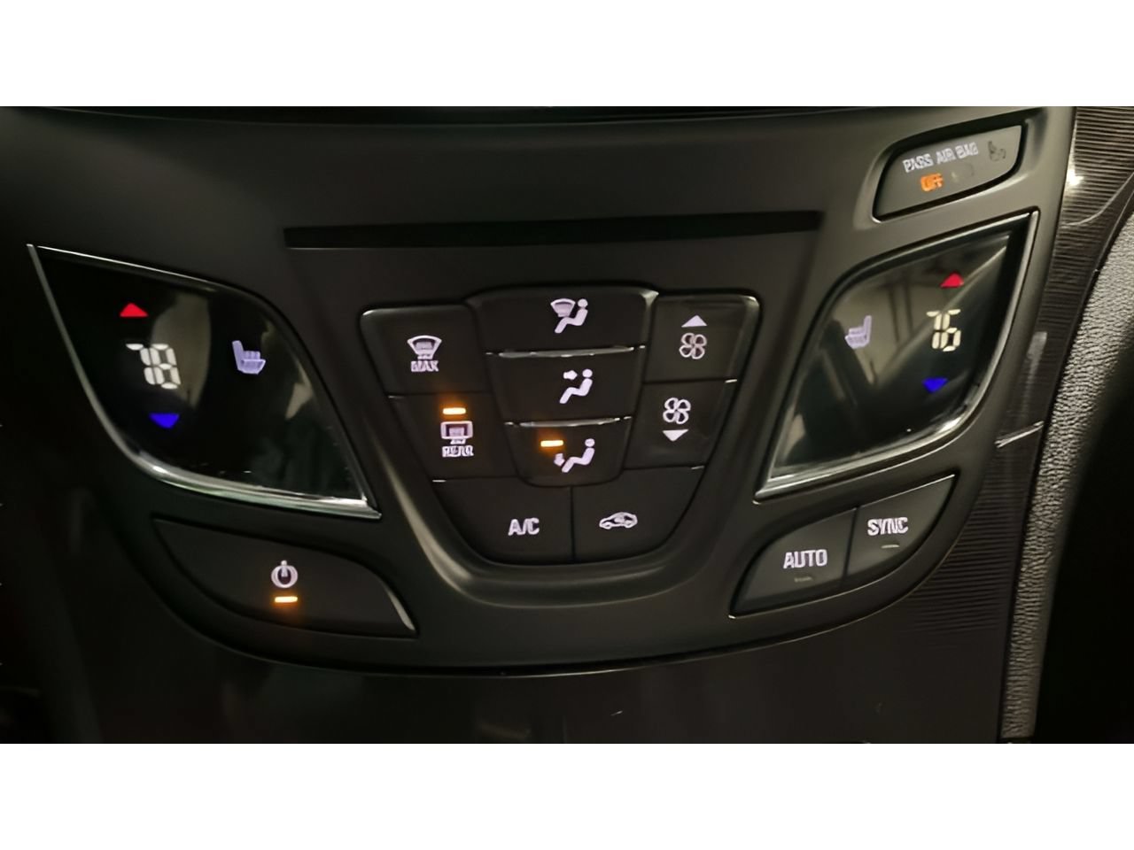 Used 2015 Buick Regal Premium w/ Driver Confidence Package #1 FWD image 17