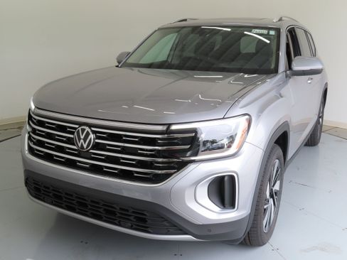 New 2025 Volkswagen Atlas SEL image 9