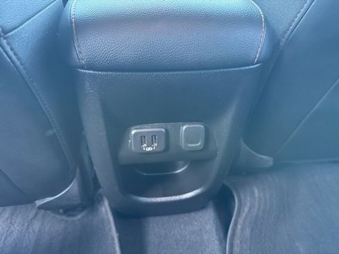 Used 2022 GMC Canyon AT4 image 26