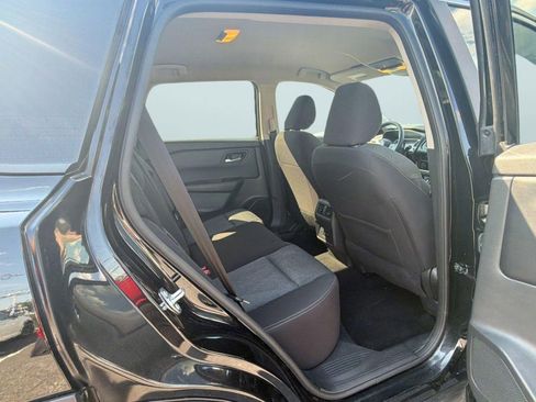 Used 2024 Nissan Rogue SV AWD/4WD image 25