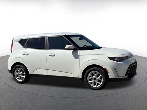 Used 2025 Kia Soul LX w/ LX Technology Package image 8