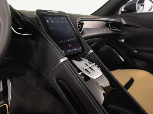 Certified 2025 Ferrari Roma Spider image 16