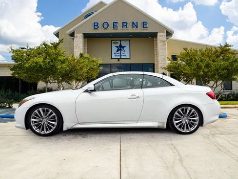 Used 2012 INFINITI G37 Convertible w/ Premium Pkg RWD image 2