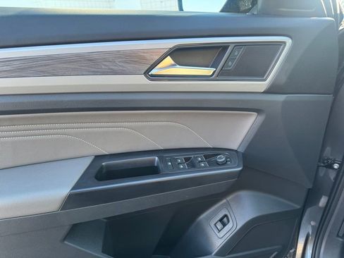 Used 2021 Volkswagen Atlas Cross Sport SE image 13