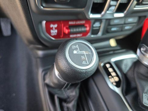 New 2025 Jeep Gladiator Sport image 31