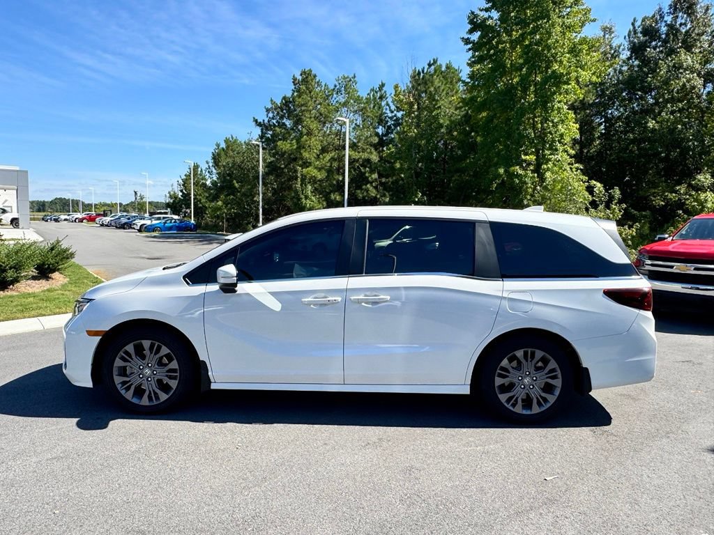 Used 2026 Honda Odyssey Touring image 3