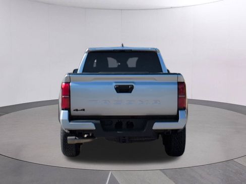 Used 2025 Toyota Tacoma TRD Off-Road AWD/4WD image 4