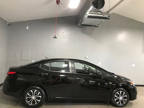 Used 2020 Nissan Versa S FWD image 2