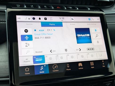 Used 2024 Jeep Grand Cherokee Limited w/ Black Appearance Package image 31