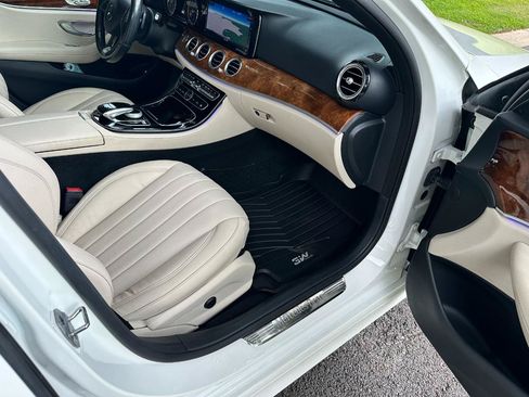 Used 2018 Mercedes-Benz E 300 w/ Premium 1 Package image 28