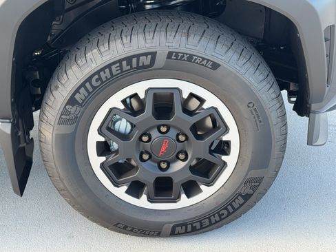 New 2026 Toyota 4Runner TRD Off-Road Premium AWD/4WD image 15