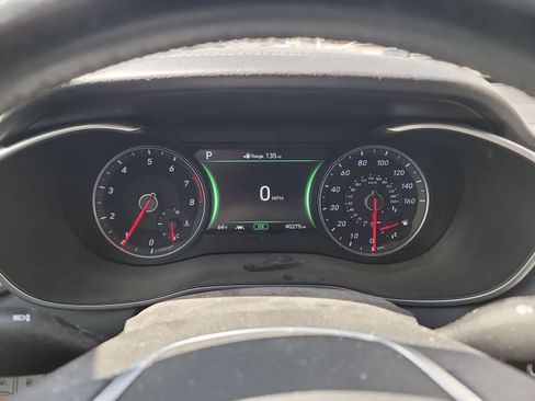 Used 2019 Genesis G70 2.0T Advanced RWD image 10