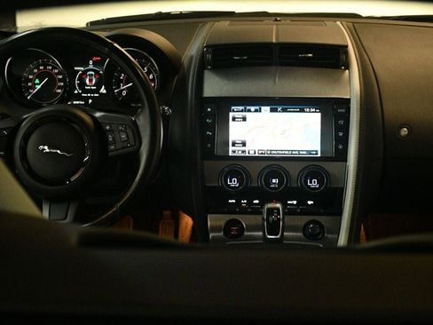 Used 2017 Jaguar F-TYPE Coupe RWD image 5