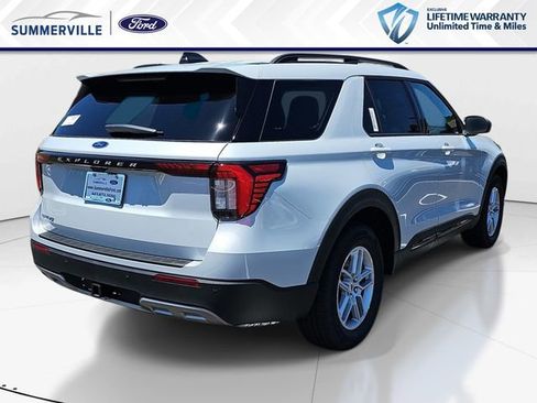 New 2026 Ford Explorer Active RWD image 3