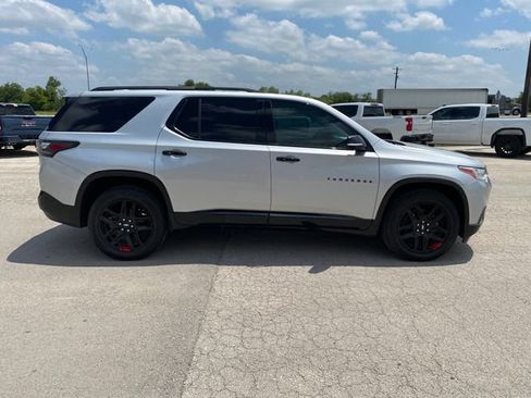Used 2020 Chevrolet Traverse Premier w/ Redline Edition FWD image 7