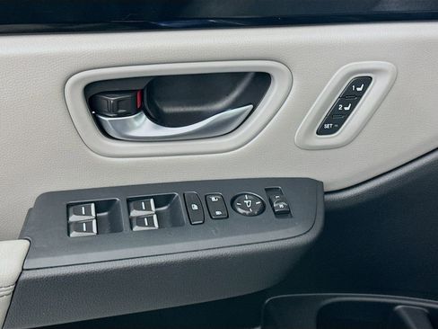 Used 2023 Honda Pilot Touring image 19