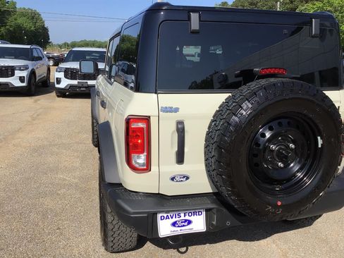 New 2026 Ford Bronco Big Bend w/ Black Diamond Package AWD/4WD image 10