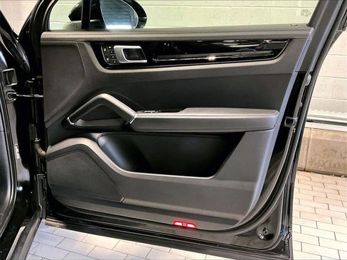 Certified 2023 Porsche Cayenne image 29
