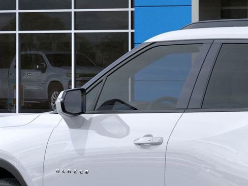 New 2026 Chevrolet Blazer LT image 12