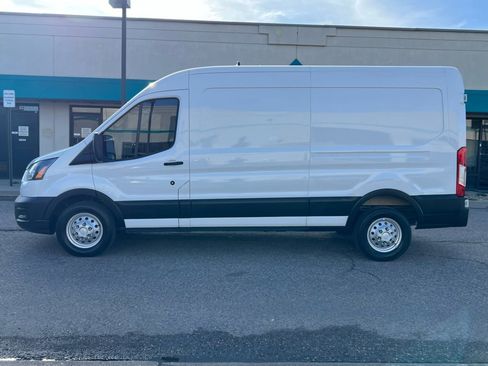 Used 2023 Ford Transit 250 Medium Roof AWD w/ Load Area Protection Package image 6