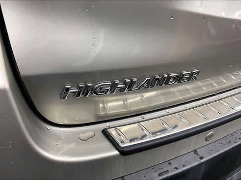 Used 2015 Toyota Highlander Limited Platinum image 9