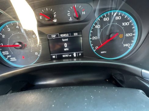 Used 2020 Chevrolet Equinox LS w/ LS Convenience Package FWD image 7