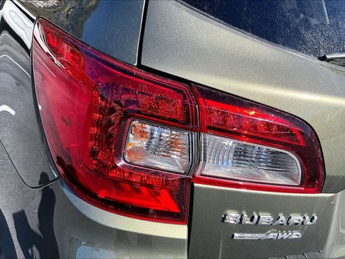 Used 2018 Subaru Outback 2.5i Limited image 29