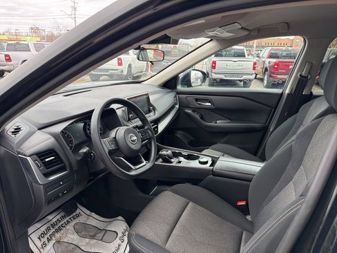 Used 2024 Nissan Rogue SV AWD/4WD image 16