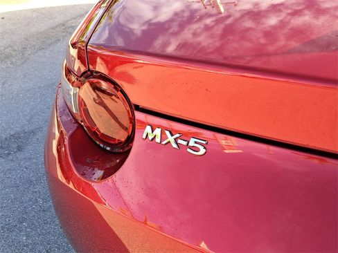 Used 2022 MAZDA MX-5 Miata RF Grand Touring w/ Weather Package image 7