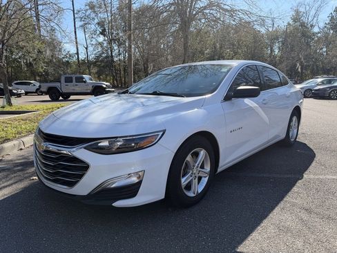Used 2020 Chevrolet Malibu LS image 3