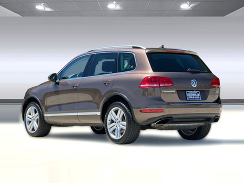 Used 2013 Volkswagen Touareg Executive AWD/4WD image 3