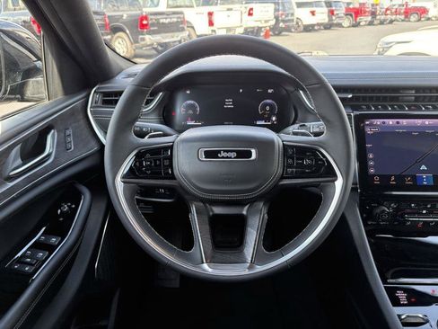 Used 2023 Jeep Grand Cherokee L Overland image 11