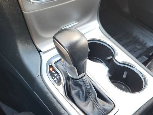 Used 2018 Jeep Grand Cherokee Altitude AWD/4WD image 24