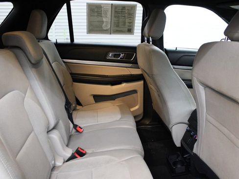 Used 2019 Ford Explorer XLT w/ Equipment Group 201A image 29